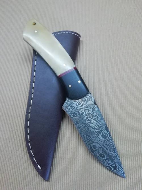 HANDMADE DAMASCUS STEEL HUNTING KNIFE !!!