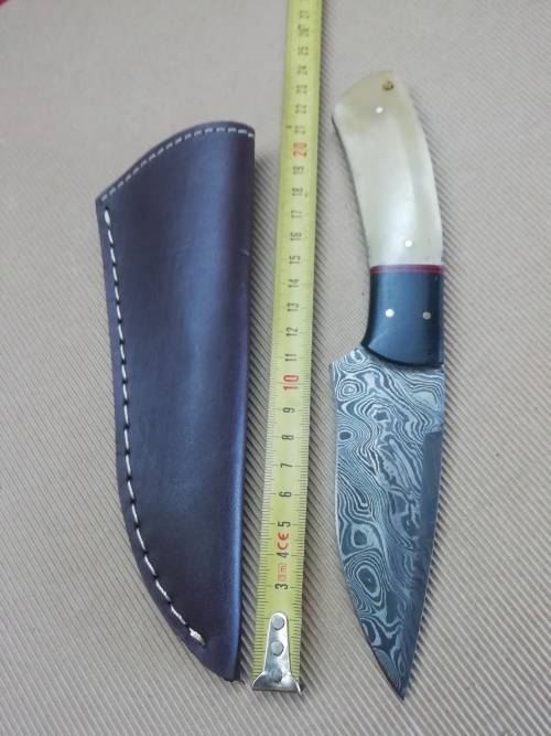HANDMADE DAMASCUS STEEL HUNTING KNIFE !!!