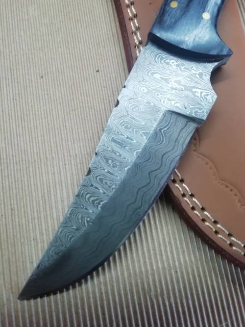 HANDMADE DAMASCUS STEEL HUNTING KNIFE !!!