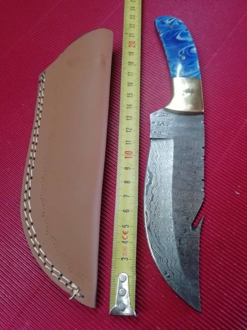 HANDMADE DAMASCUS STEEL HUNTING KNIFE !!!