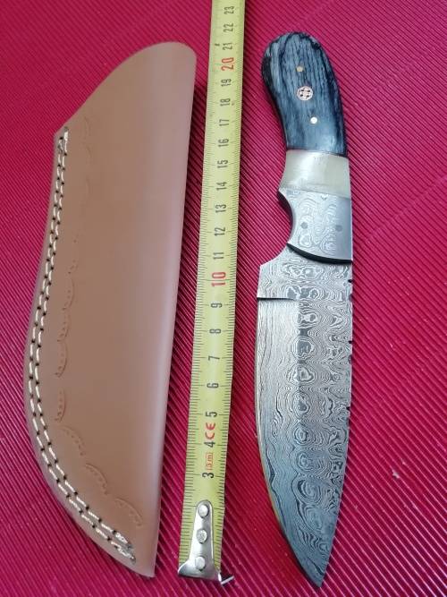HANDMADE DAMASCUS STEEL HUNTING KNIFE !!!