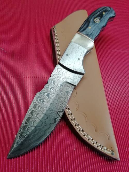HANDMADE DAMASCUS STEEL HUNTING KNIFE !!!