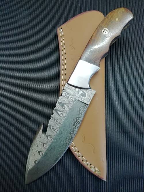 HANDMADE DAMASCUS STEEL HUNTING KNIFE !!!