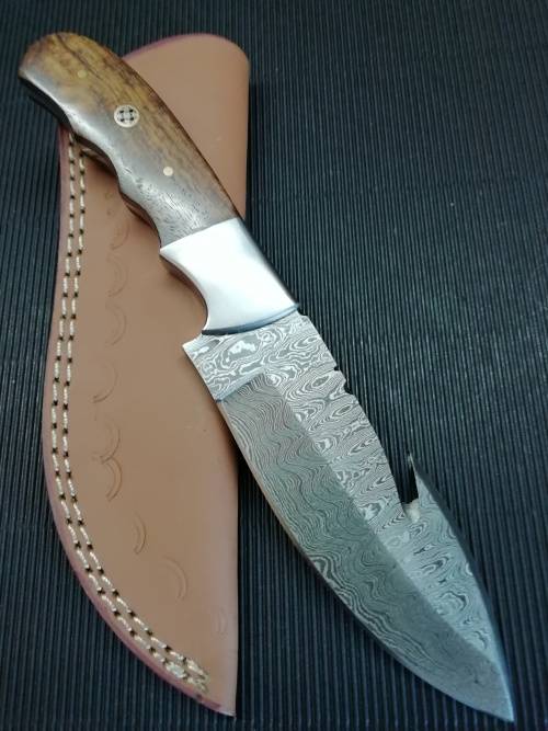 HANDMADE DAMASCUS STEEL HUNTING KNIFE !!!