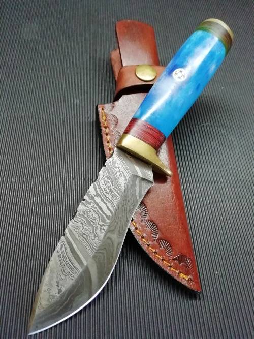 HANDMADE DAMASCUS STEEL HUNTING KNIFE !!!