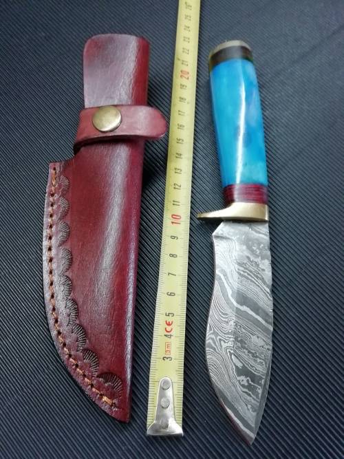 HANDMADE DAMASCUS STEEL HUNTING KNIFE !!!