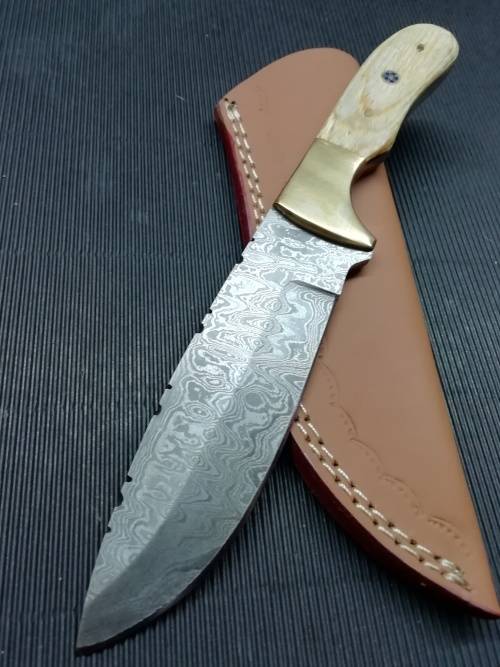 HANDMADE DAMASCUS STEEL HUNTING KNIFE !!!