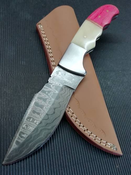 HANDMADE DAMASCUS STEEL HUNTING KNIFE !!!
