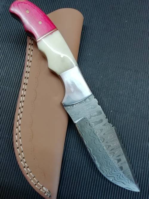 HANDMADE DAMASCUS STEEL HUNTING KNIFE !!!