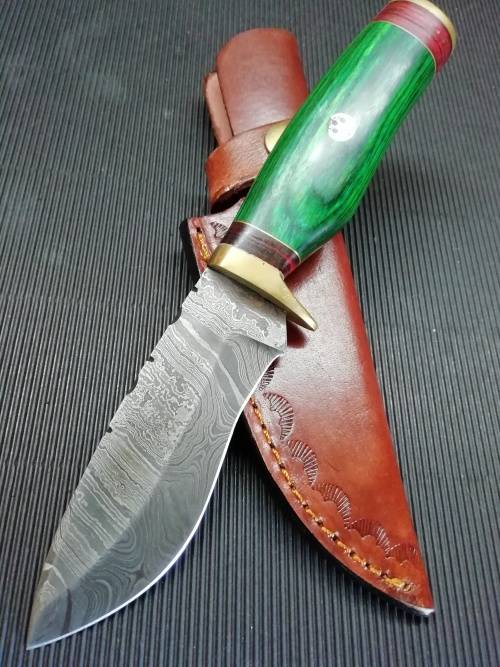 HANDMADE DAMASCUS STEEL HUNTING KNIFE !!!