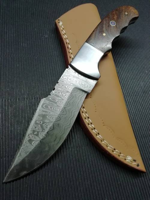 HANDMADE DAMASCUS STEEL HUNTING KNIFE !!!