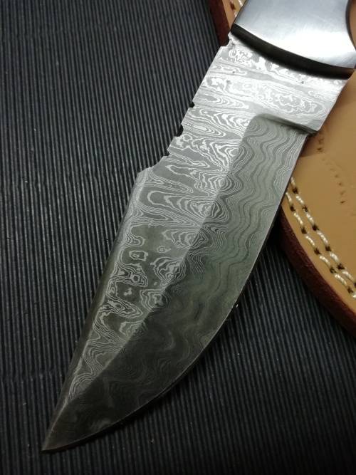 HANDMADE DAMASCUS STEEL HUNTING KNIFE !!!