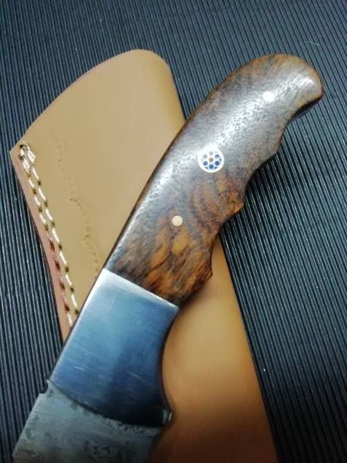 HANDMADE DAMASCUS STEEL HUNTING KNIFE !!!
