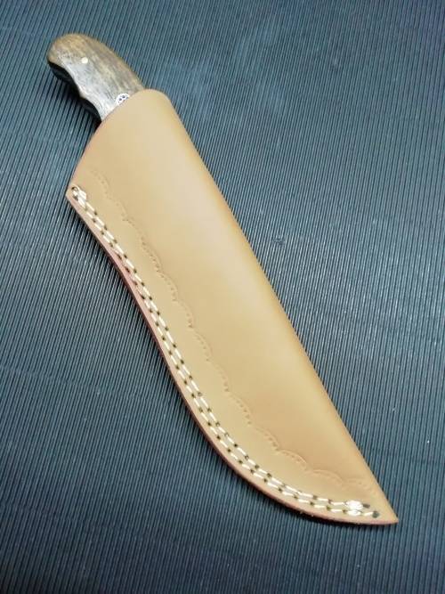 HANDMADE DAMASCUS STEEL HUNTING KNIFE !!!