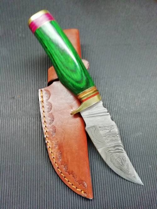 HANDMADE DAMASCUS STEEL HUNTING KNIFE !!!
