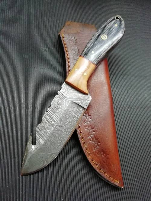 HANDMADE DAMASCUS STEEL HUNTING KNIFE !!!
