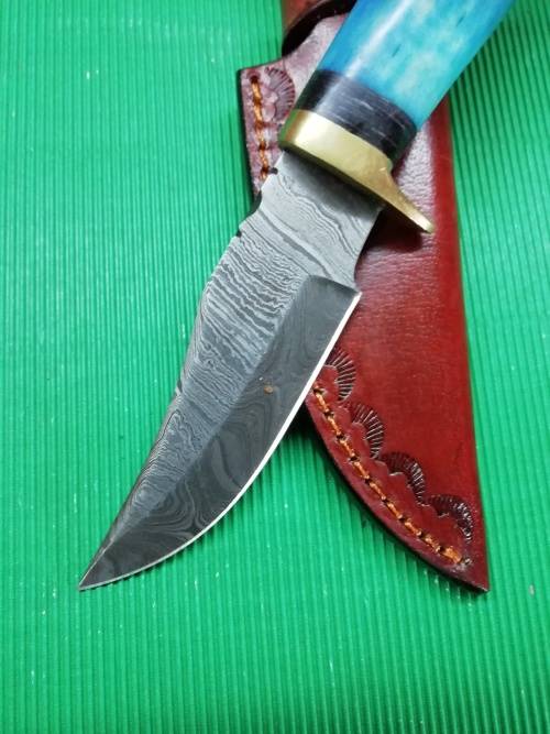 HANDMADE DAMASCUS STEEL HUNTING KNIFE !!!