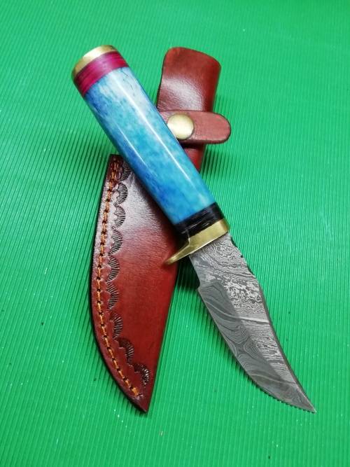 HANDMADE DAMASCUS STEEL HUNTING KNIFE !!!