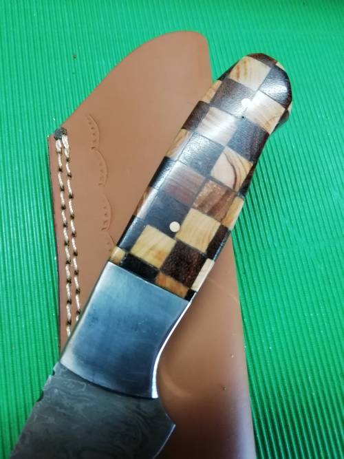 HANDMADE DAMASCUS STEEL HUNTING KNIFE !!!