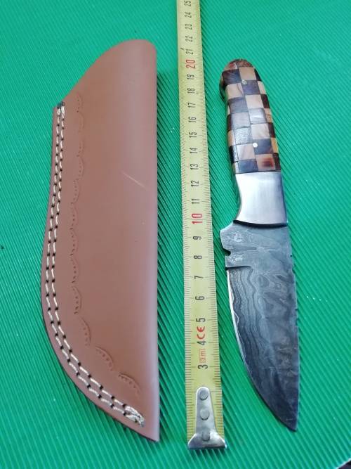 HANDMADE DAMASCUS STEEL HUNTING KNIFE !!!