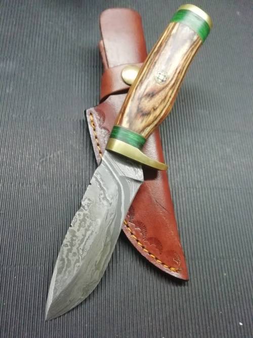 HANDMADE DAMASCUS STEEL HUNTING KNIFE !!!