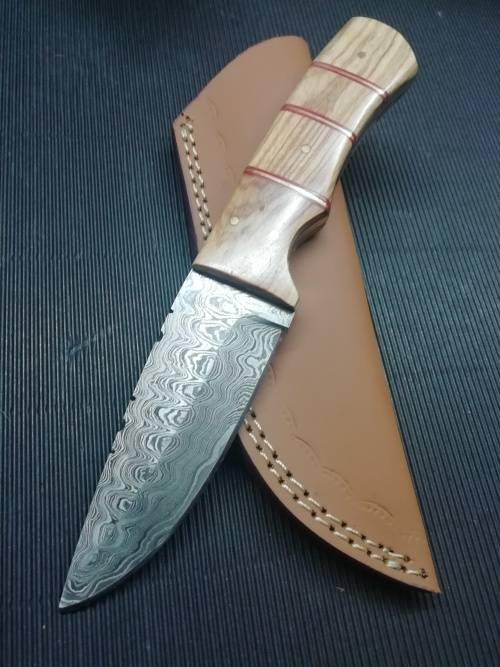 HANDMADE DAMASCUS STEEL HUNTING KNIFE !!!