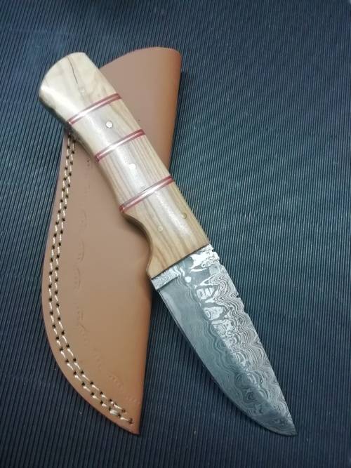 HANDMADE DAMASCUS STEEL HUNTING KNIFE !!!
