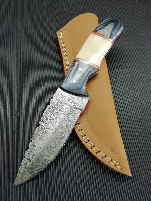 HANDMADE DAMASCUS STEEL HUNTING KNIFE !!!