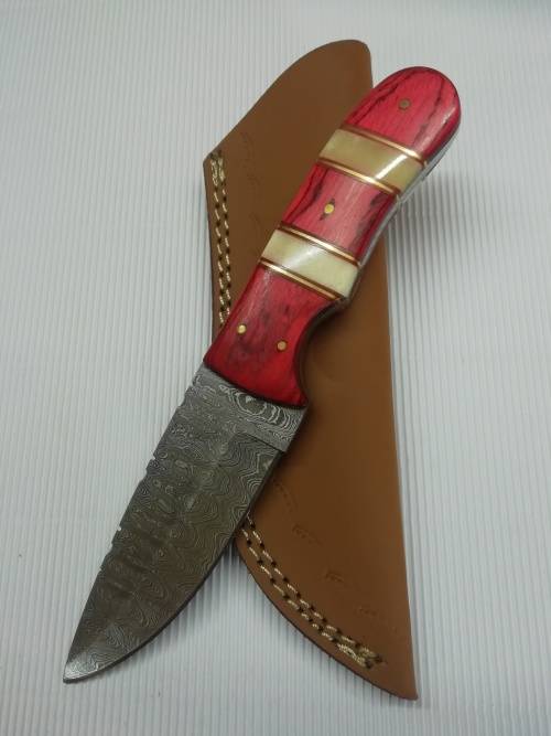 HANDMADE DAMASCUS STEEL HUNTING KNIFE !!!