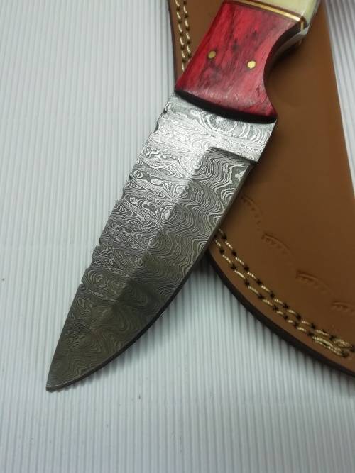 HANDMADE DAMASCUS STEEL HUNTING KNIFE !!!