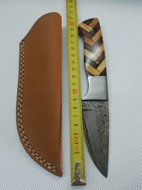 HANDMADE DAMASCUS STEEL HUNTING KNIFE !!!