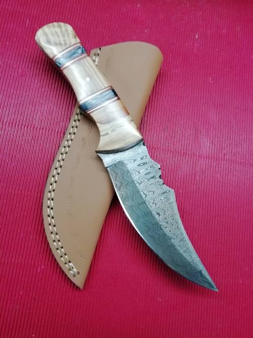 HANDMADE DAMASCUS STEEL HUNTING KNIFE !!!