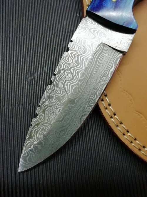 HANDMADE DAMASCUS STEEL HUNTING KNIFE !!!