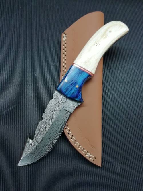 HANDMADE DAMASCUS STEEL HUNTING KNIFE !!!