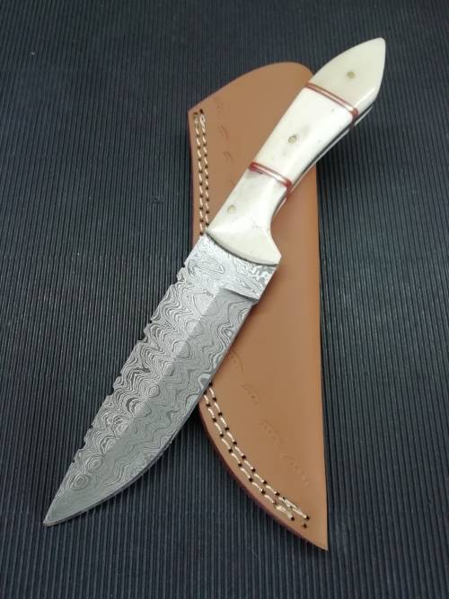 HANDMADE DAMASCUS STEEL HUNTING KNIFE !!!