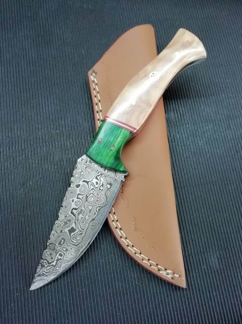 HANDMADE DAMASCUS STEEL HUNTING KNIFE !!!