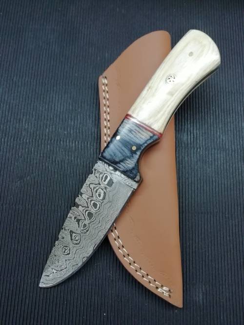 HANDMADE DAMASCUS STEEL HUNTING KNIFE !!!