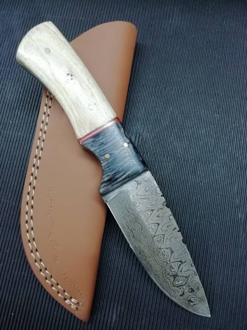HANDMADE DAMASCUS STEEL HUNTING KNIFE !!!