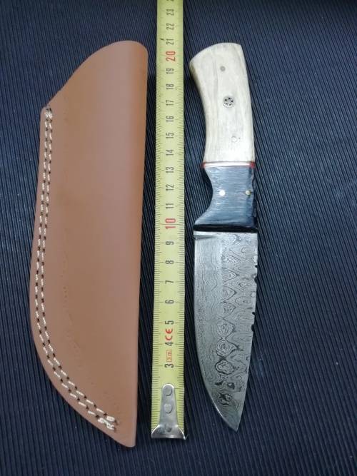HANDMADE DAMASCUS STEEL HUNTING KNIFE !!!