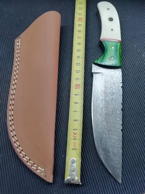 HANDMADE DAMASCUS STEEL HUNTING KNIFE !!!