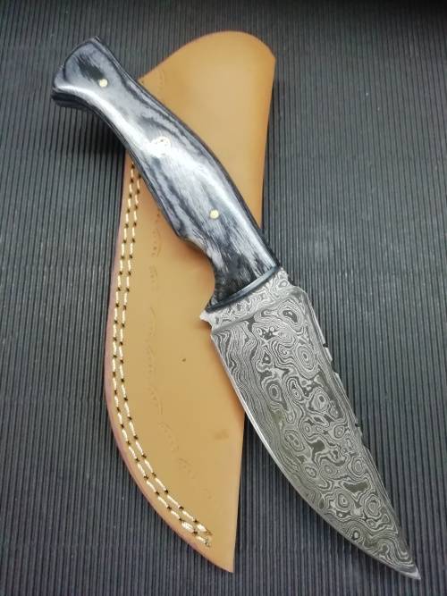 HANDMADE DAMASCUS STEEL HUNTING KNIFE !!!
