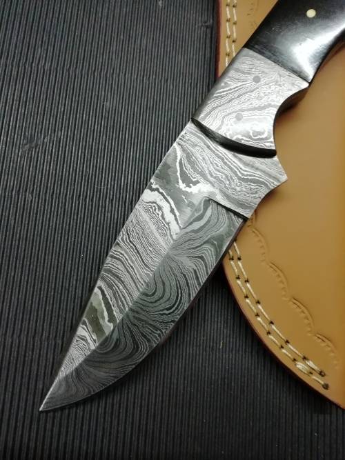 HANDMADE DAMASCUS STEEL HUNTING KNIFE !!!