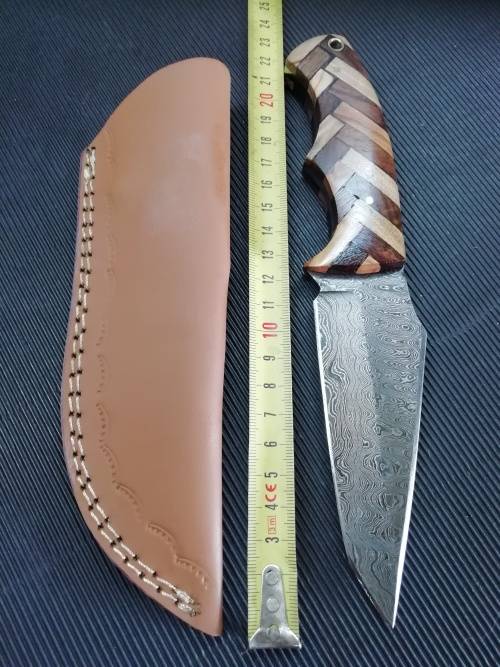 HANDMADE DAMASCUS STEEL HUNTING KNIFE !!!