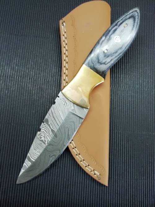 HANDMADE DAMASCUS STEEL HUNTING KNIFE !!!