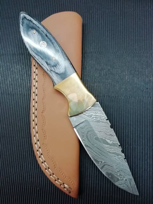 HANDMADE DAMASCUS STEEL HUNTING KNIFE !!!