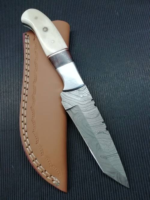 HANDMADE DAMASCUS STEEL HUNTING KNIFE !!!