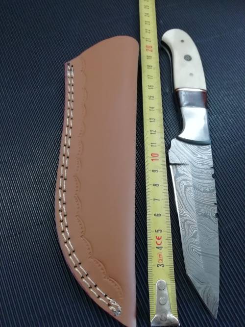 HANDMADE DAMASCUS STEEL HUNTING KNIFE !!!