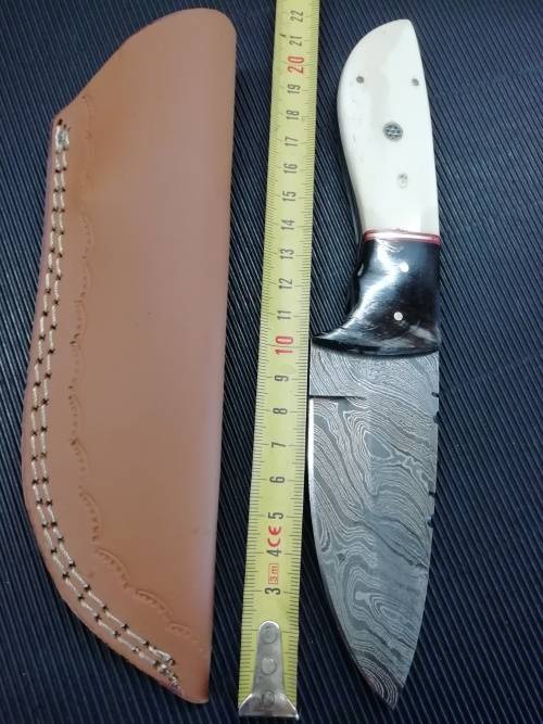 HANDMADE DAMASCUS STEEL HUNTING KNIFE !!!