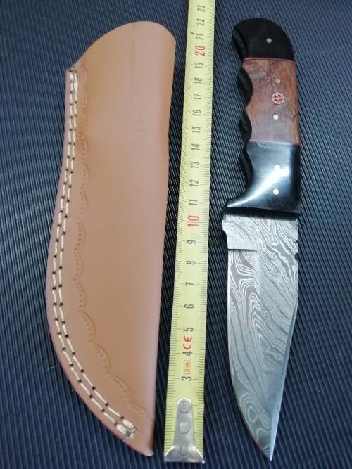 HANDMADE DAMASCUS STEEL HUNTING KNIFE !!!
