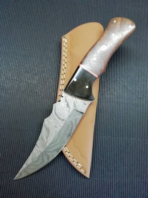 HANDMADE DAMASCUS STEEL HUNTING KNIFE !!!